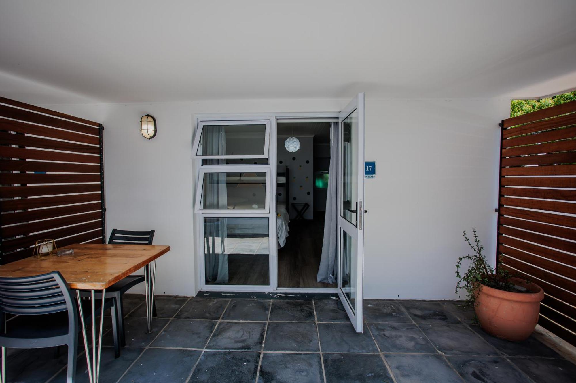 Aan De Eike Guest House Свелендам Екстериор снимка