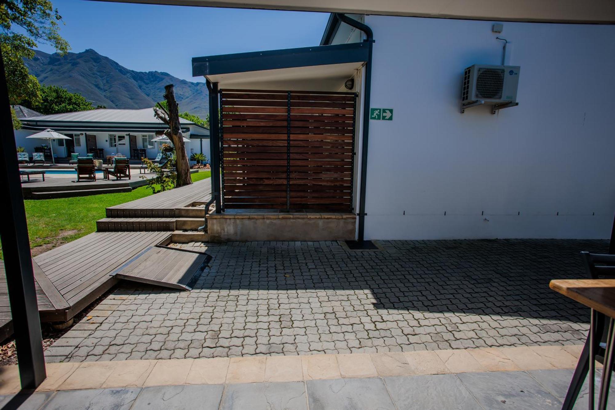 Aan De Eike Guest House Свелендам Екстериор снимка