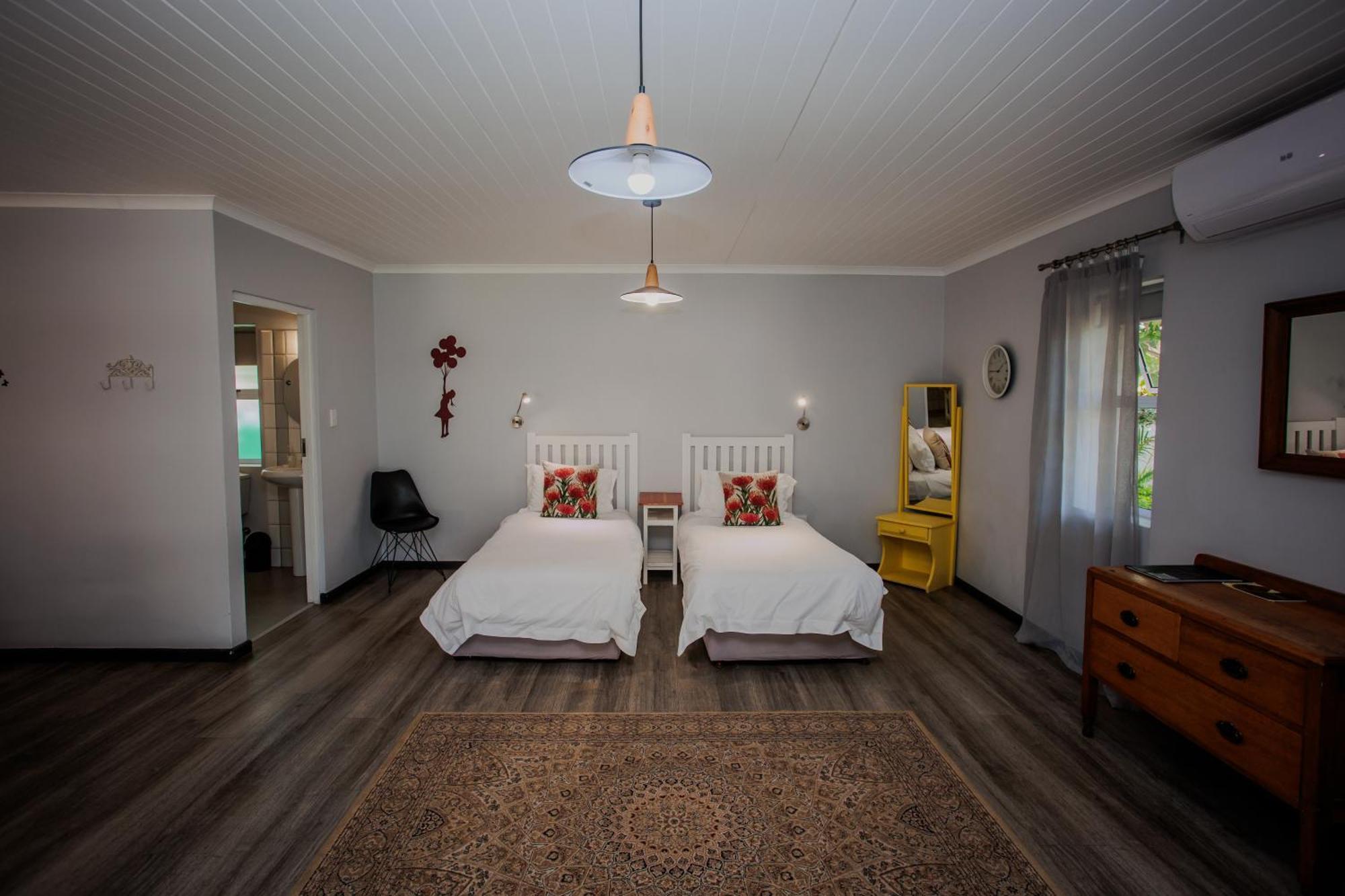 Aan De Eike Guest House Свелендам Екстериор снимка