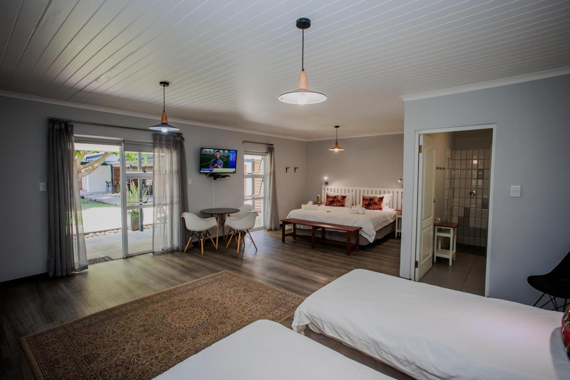 Aan De Eike Guest House Свелендам Екстериор снимка